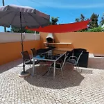 Holiday Housev5 W/Pool & Bbq